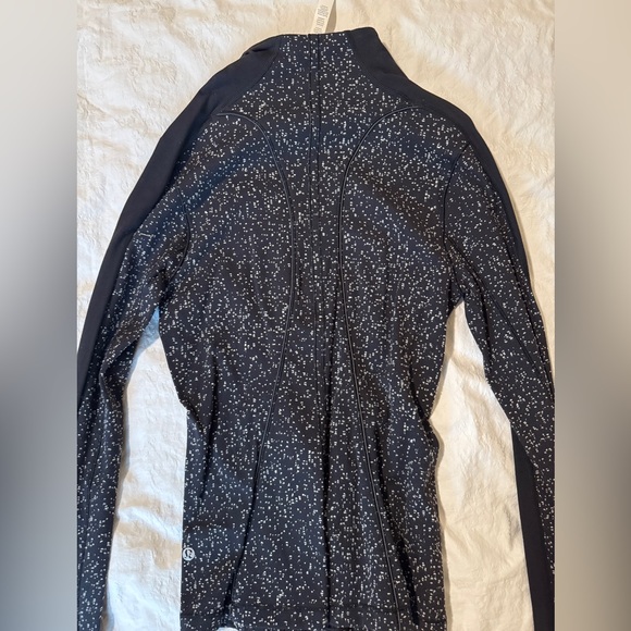 Lululemon Run Briskly Half Zip Up Jacket - Picture 4 of 4